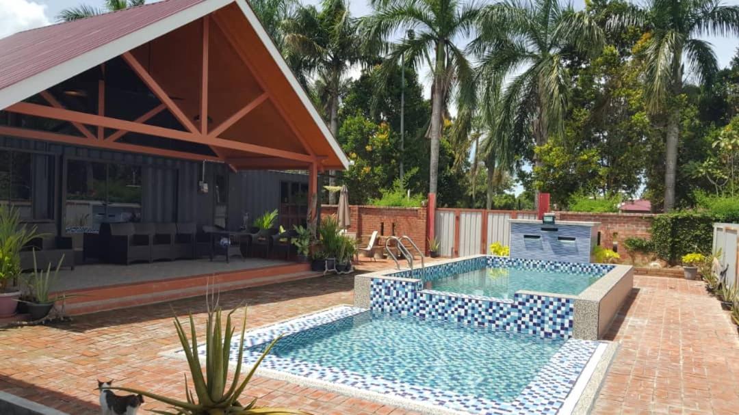 Homestay Umbai Kelana *