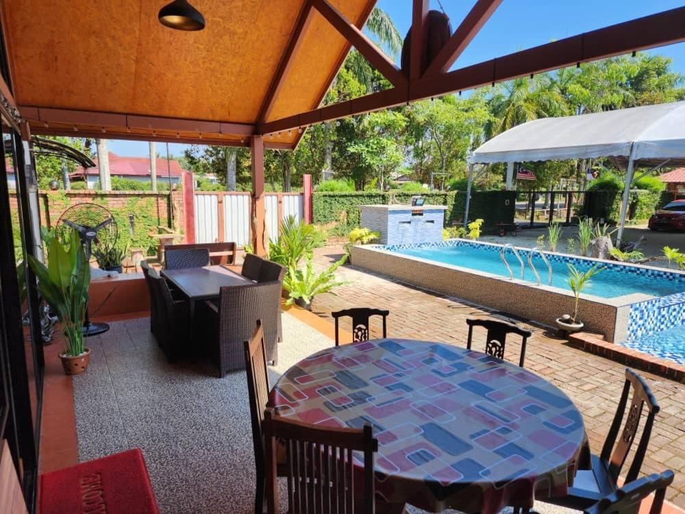Umbai Kelana Homestay *